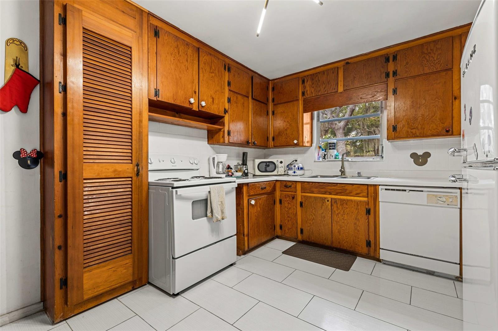 13 E MAGNOLIA ST, DAVENPORT, FL, 33837