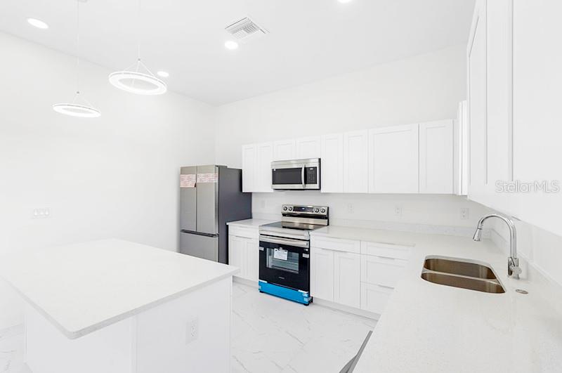 3927 NW 38TH ST, CAPE CORAL, FL, 33993