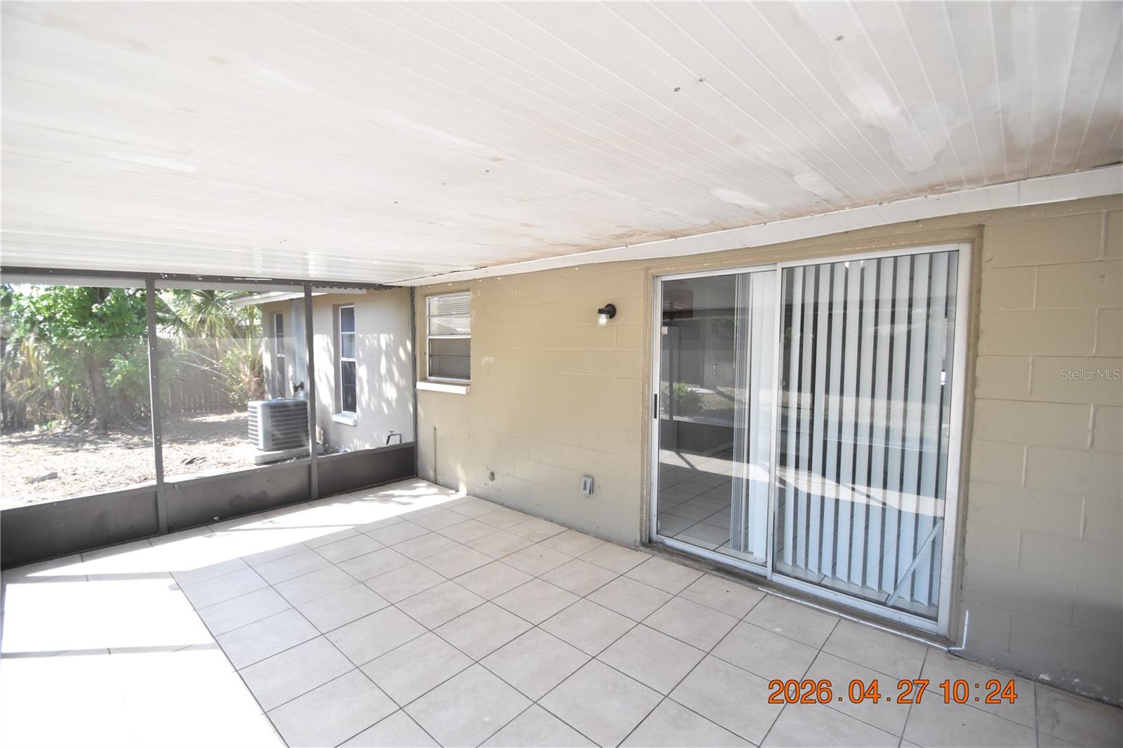 3667 SUGARCREEK DR, TAMPA, FL, 33619