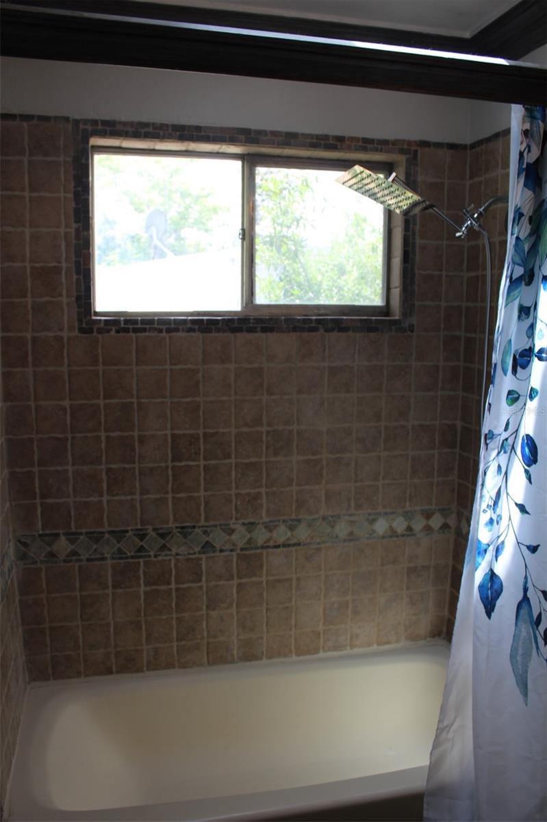 102 AMIGOS RD, DEBARY, FL, 32713