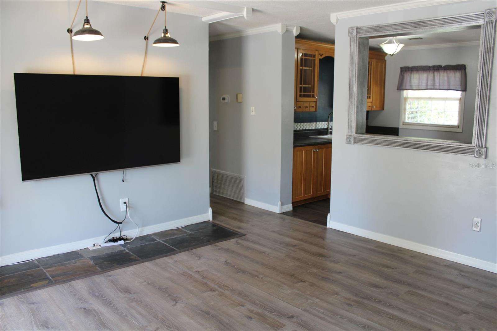 102 AMIGOS RD, DEBARY, FL, 32713