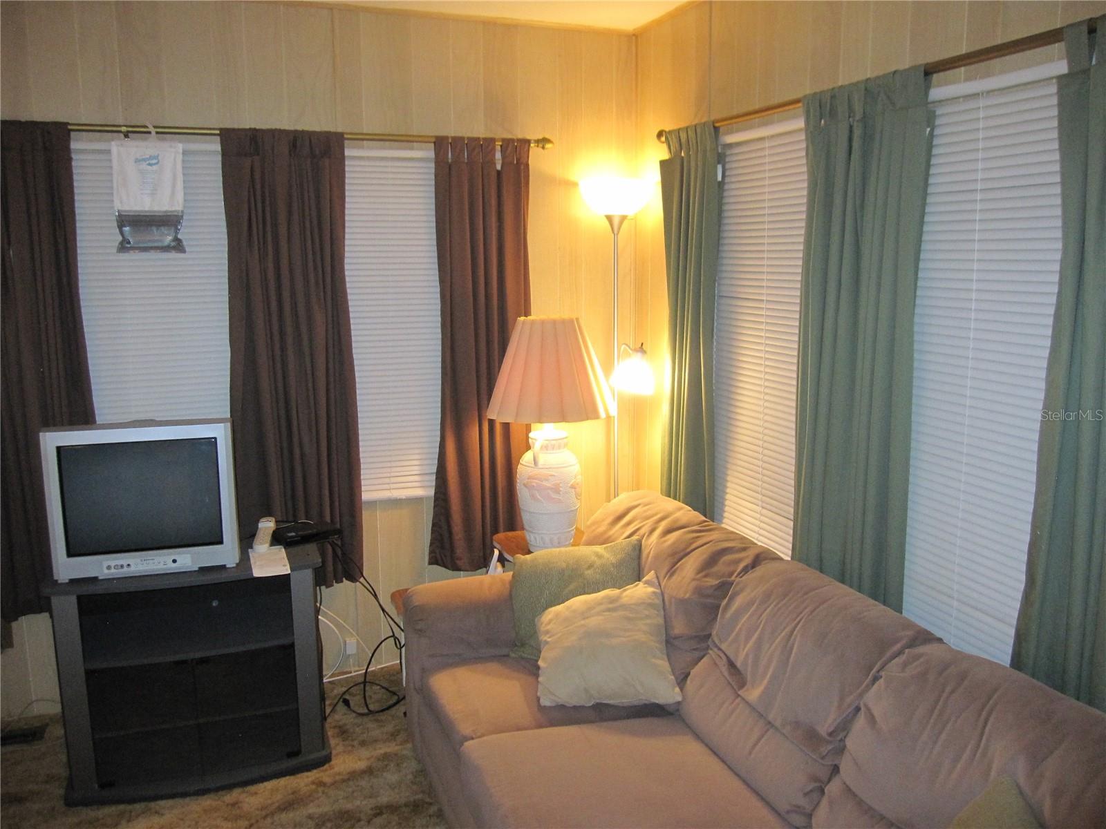 39015 HILLCREST DR, ZEPHYRHILLS, FL, 33542