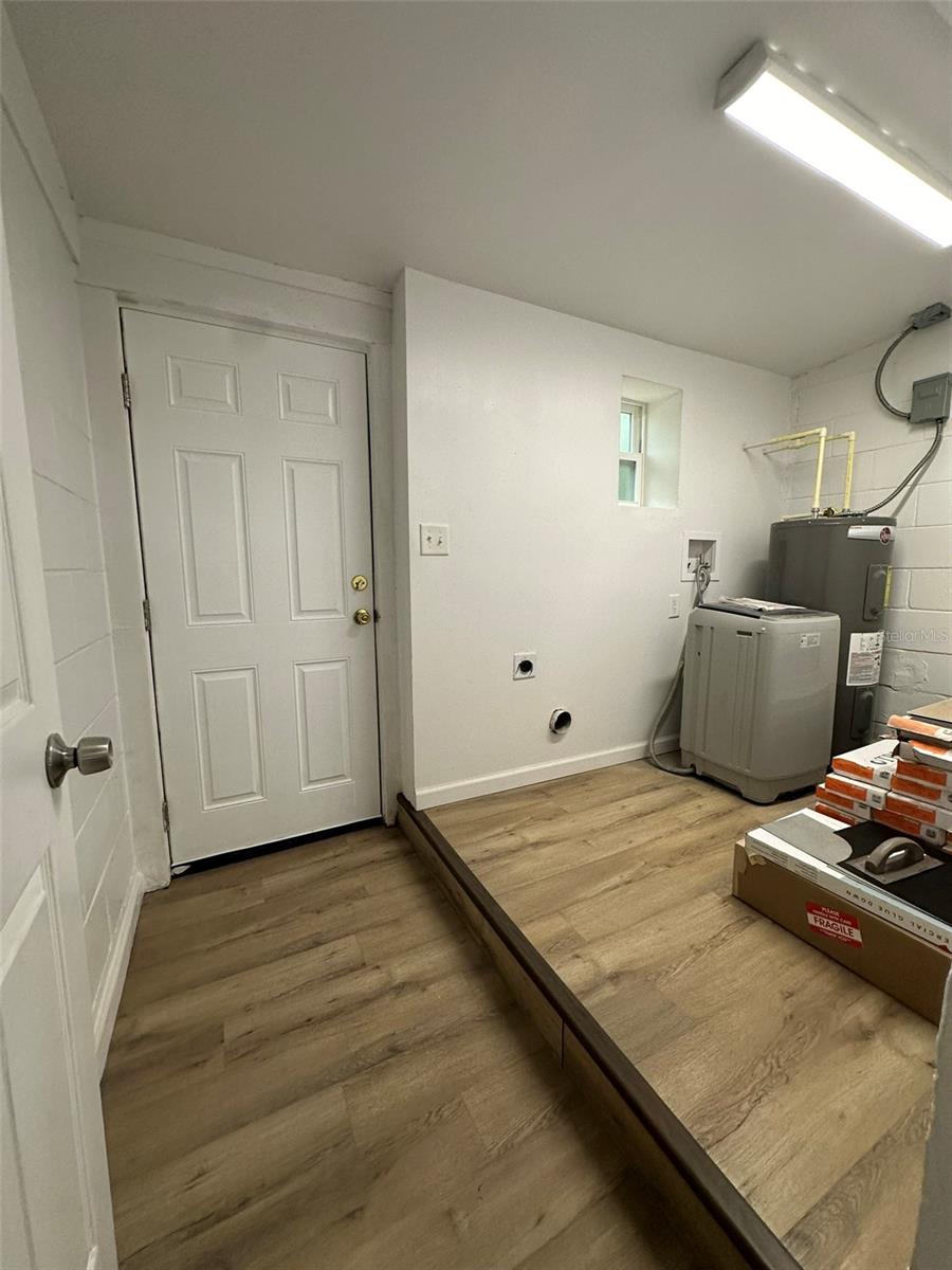 655 NE WALDO RD, GAINESVILLE, FL, 32641