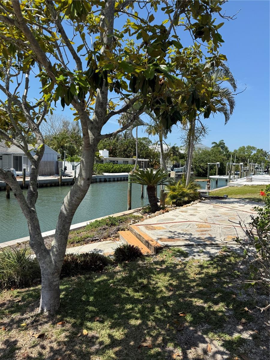 541 DE NARVAEZ DR, LONGBOAT KEY, FL, 34228