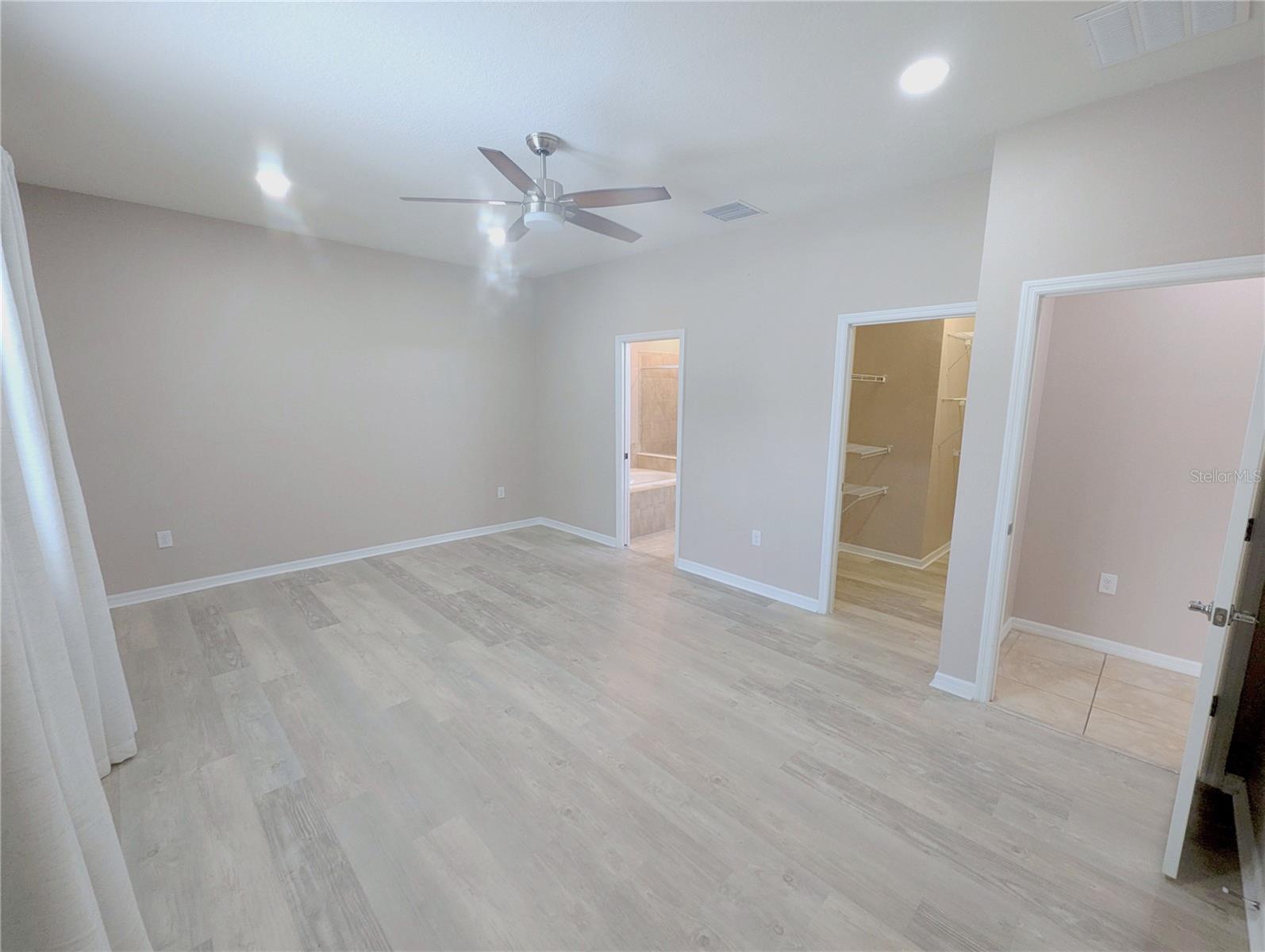 18810 BIRCHWOOD GROVES DR, LUTZ, FL, 33558
