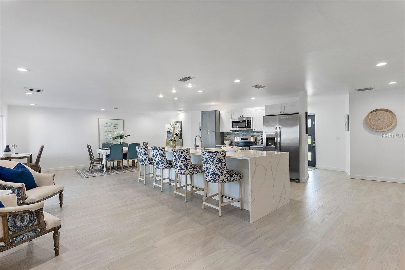 1984 KANSAS AVE NE, ST PETERSBURG, FL, 33703