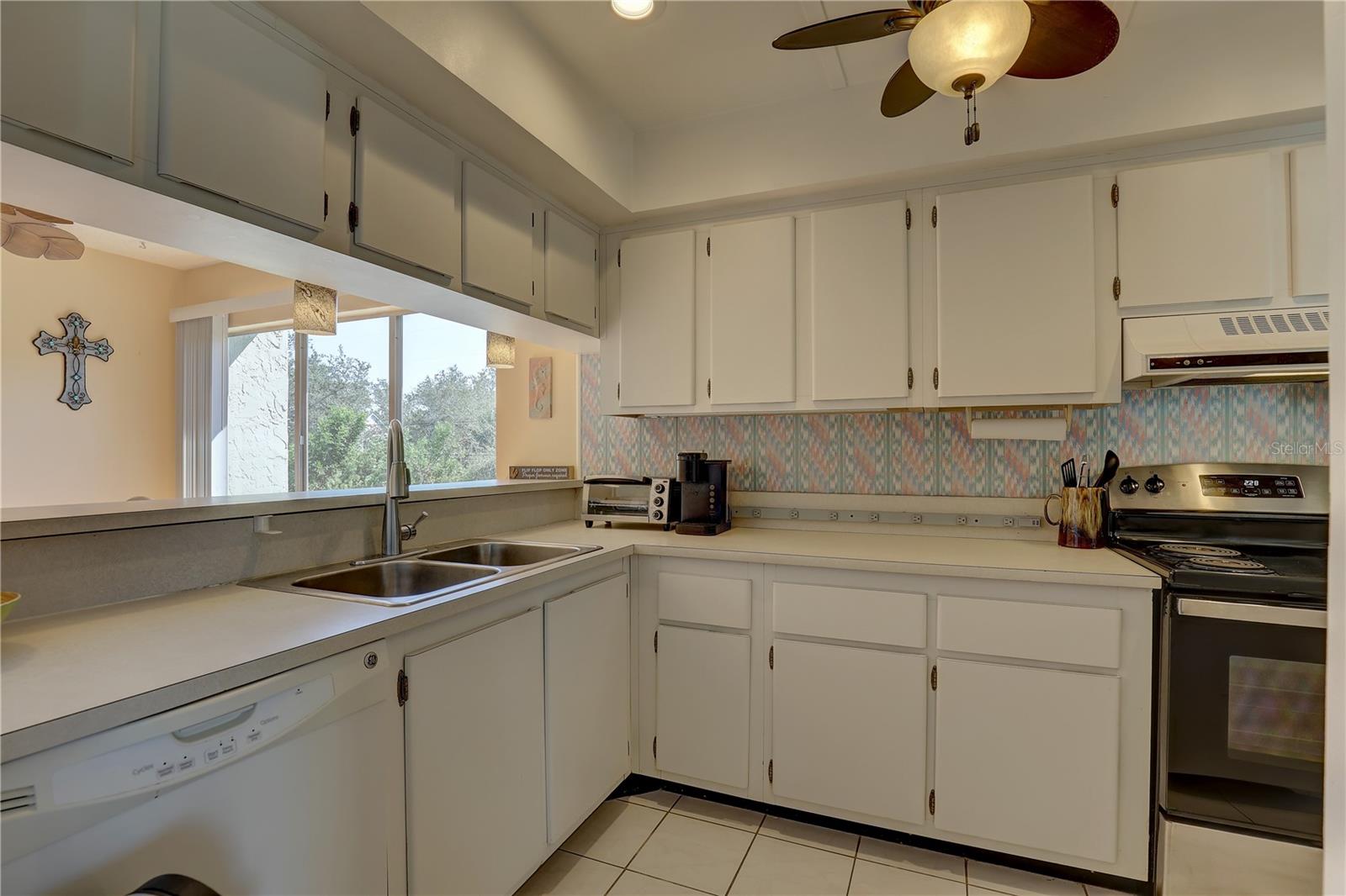 428 WINDRUSH BAY DR #428, TARPON SPRINGS, FL, 34689