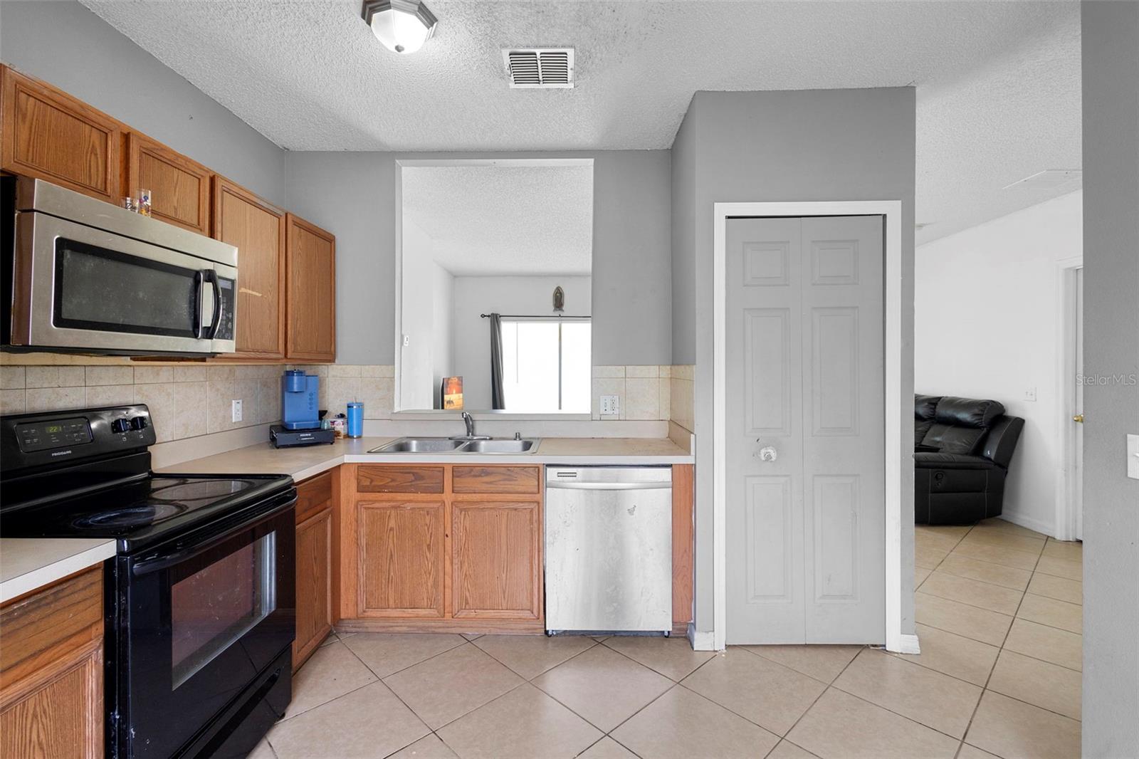 1040 CANNOCK DR, KISSIMMEE, FL, 34758