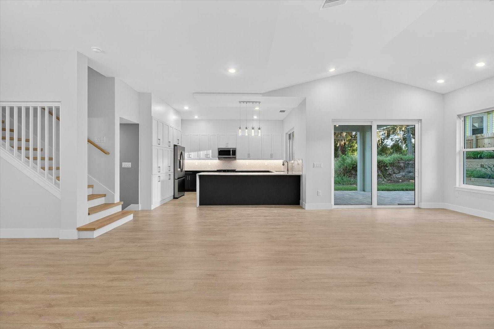 207 ATHENS ST, TARPON SPRINGS, FL, 34689