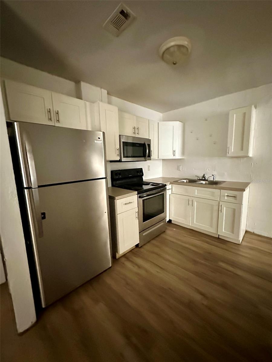 649 NE WALDO RD, GAINESVILLE, FL, 32641