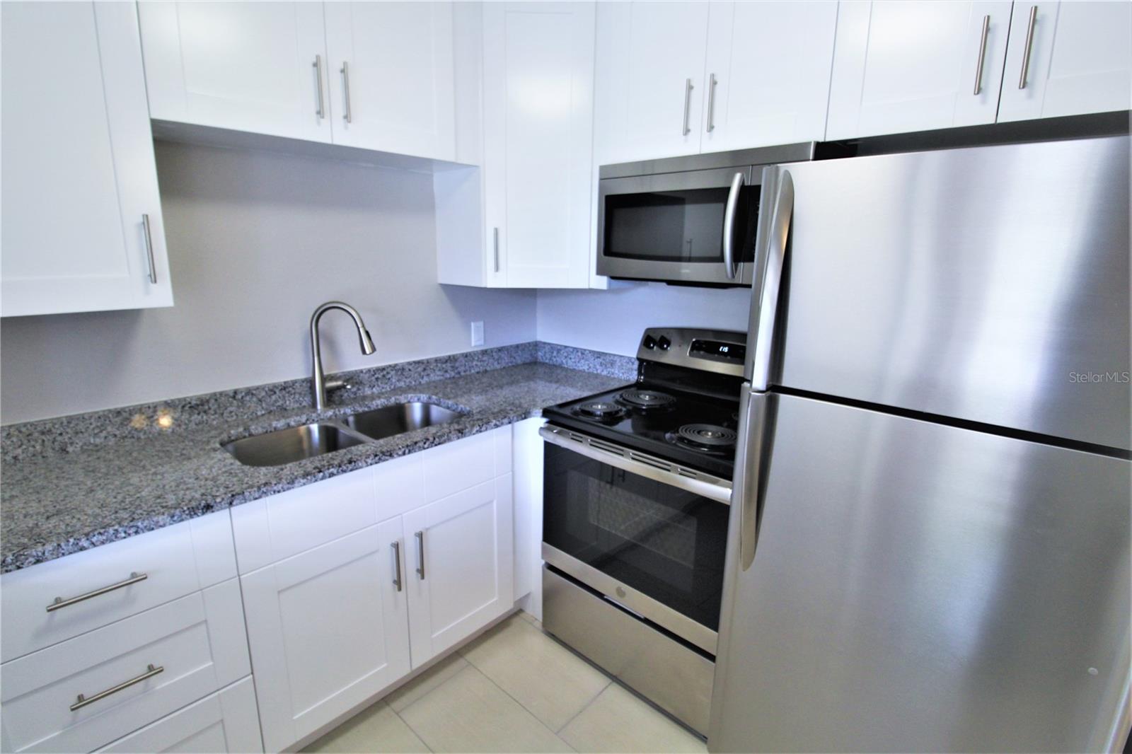 3001 BEE RIDGE RD #201, SARASOTA, FL, 34239