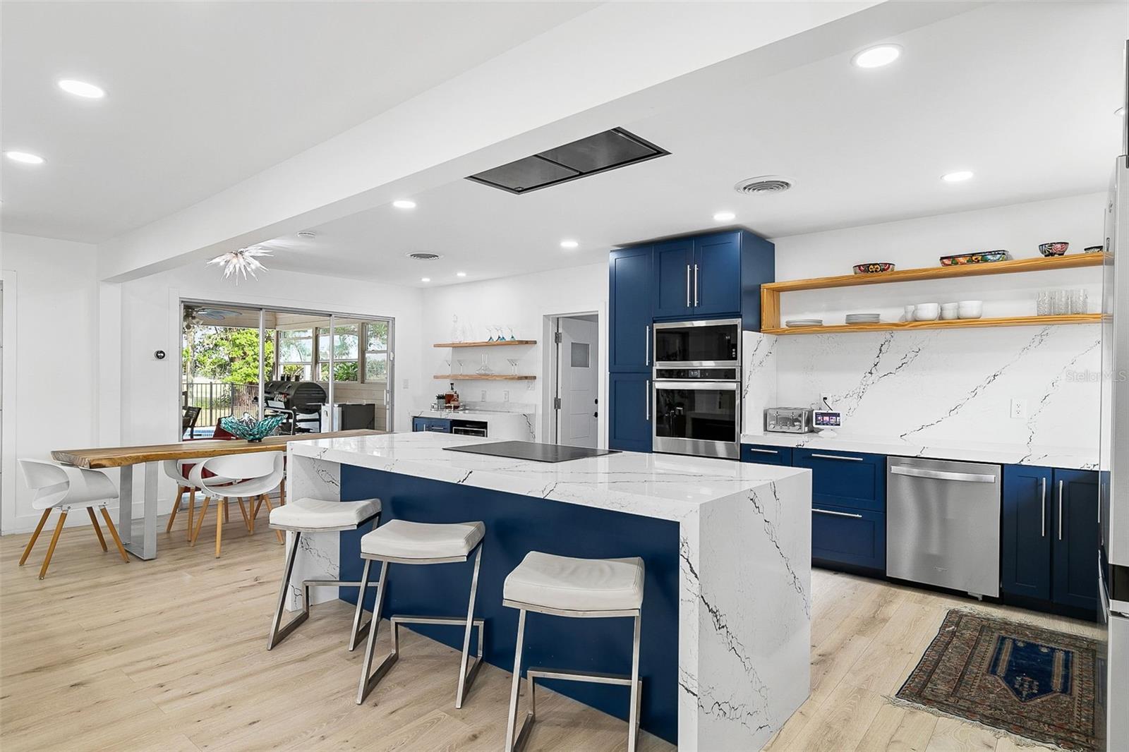 703 WHITFIELD AVE, SARASOTA, FL, 34243