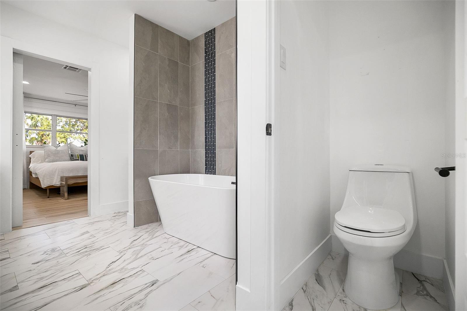 703 WHITFIELD AVE, SARASOTA, FL, 34243