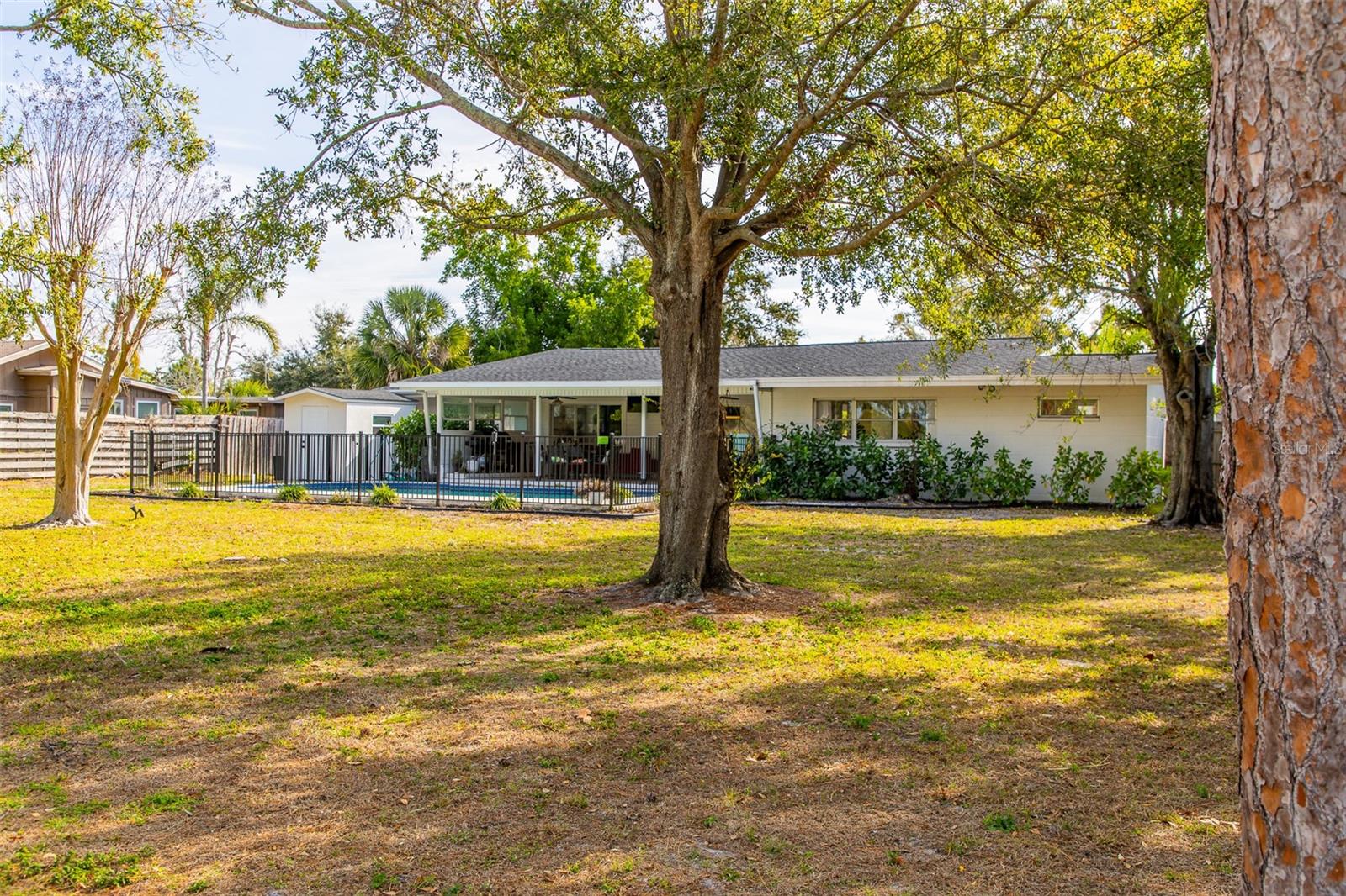 703 WHITFIELD AVE, SARASOTA, FL, 34243