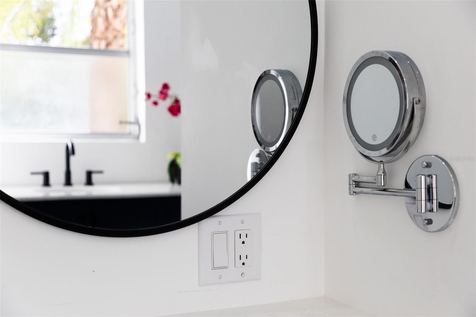 703 WHITFIELD AVE, SARASOTA, FL, 34243