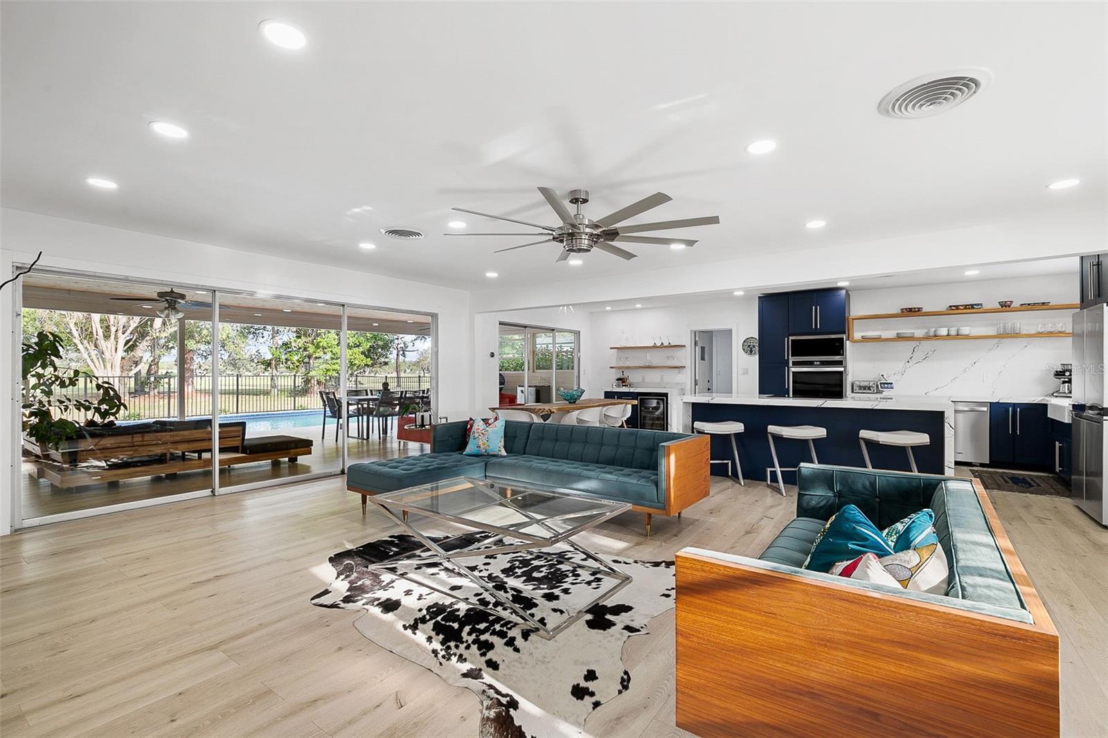 703 WHITFIELD AVE, SARASOTA, FL, 34243