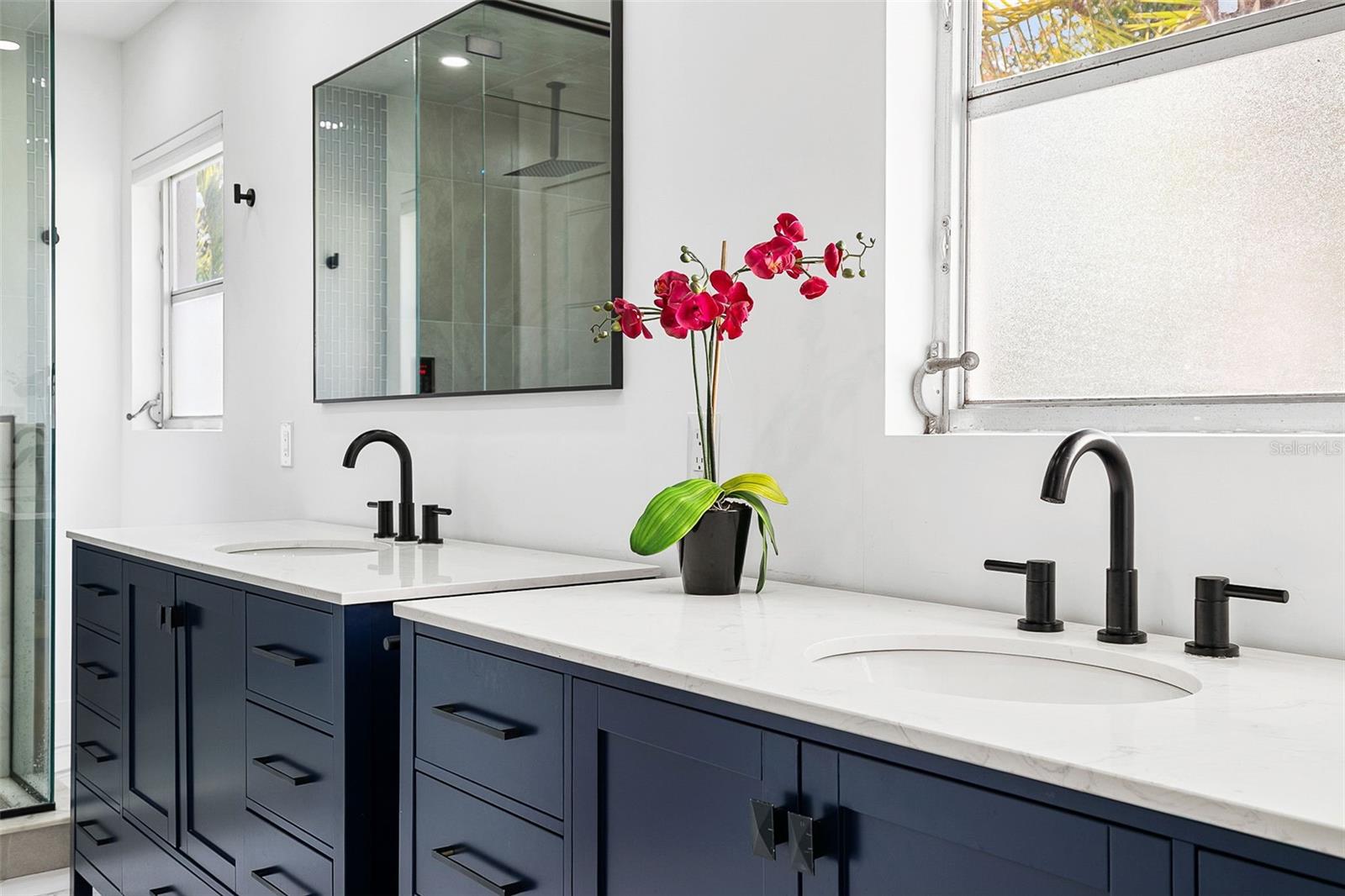 703 WHITFIELD AVE, SARASOTA, FL, 34243