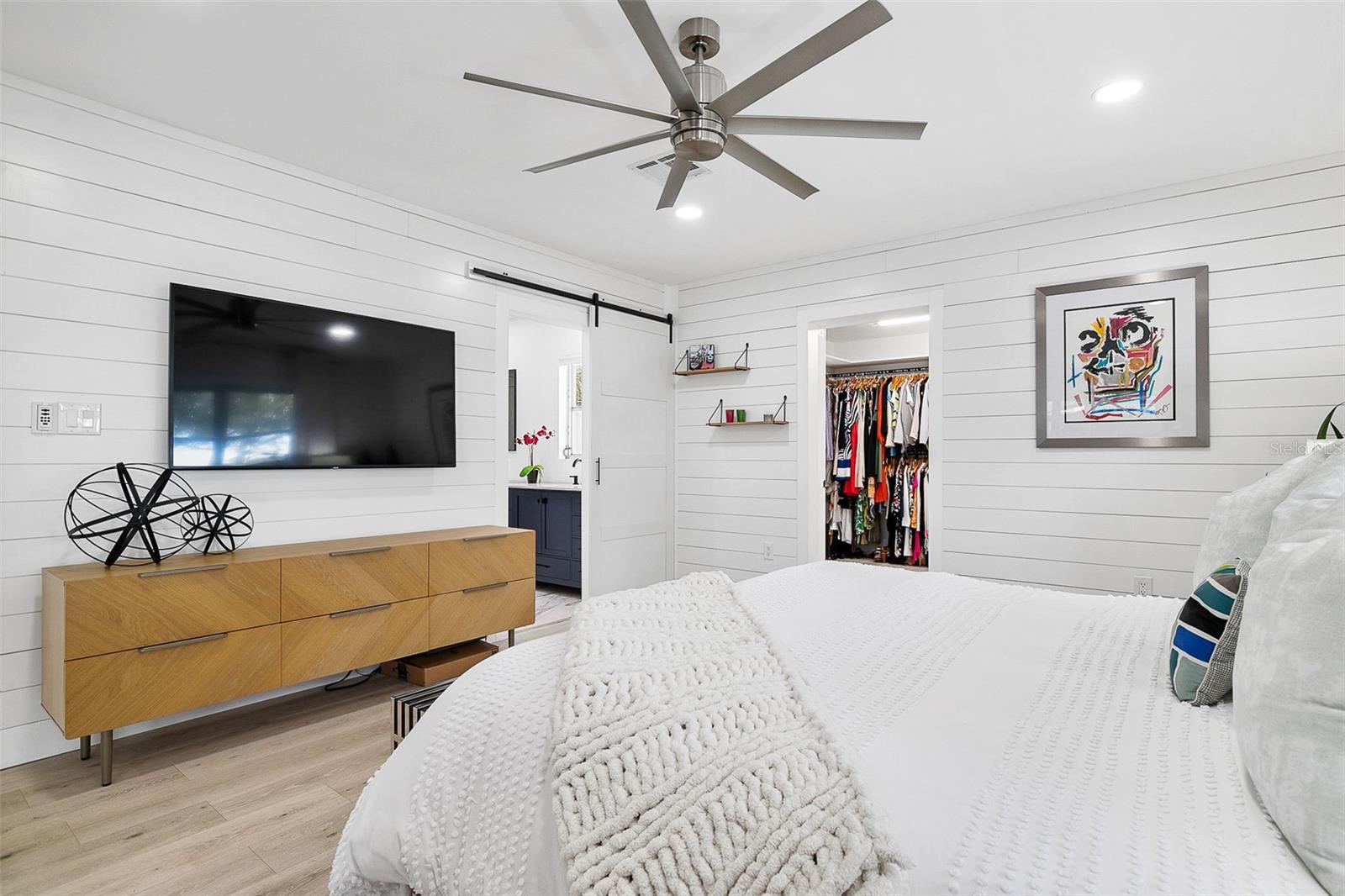 703 WHITFIELD AVE, SARASOTA, FL, 34243