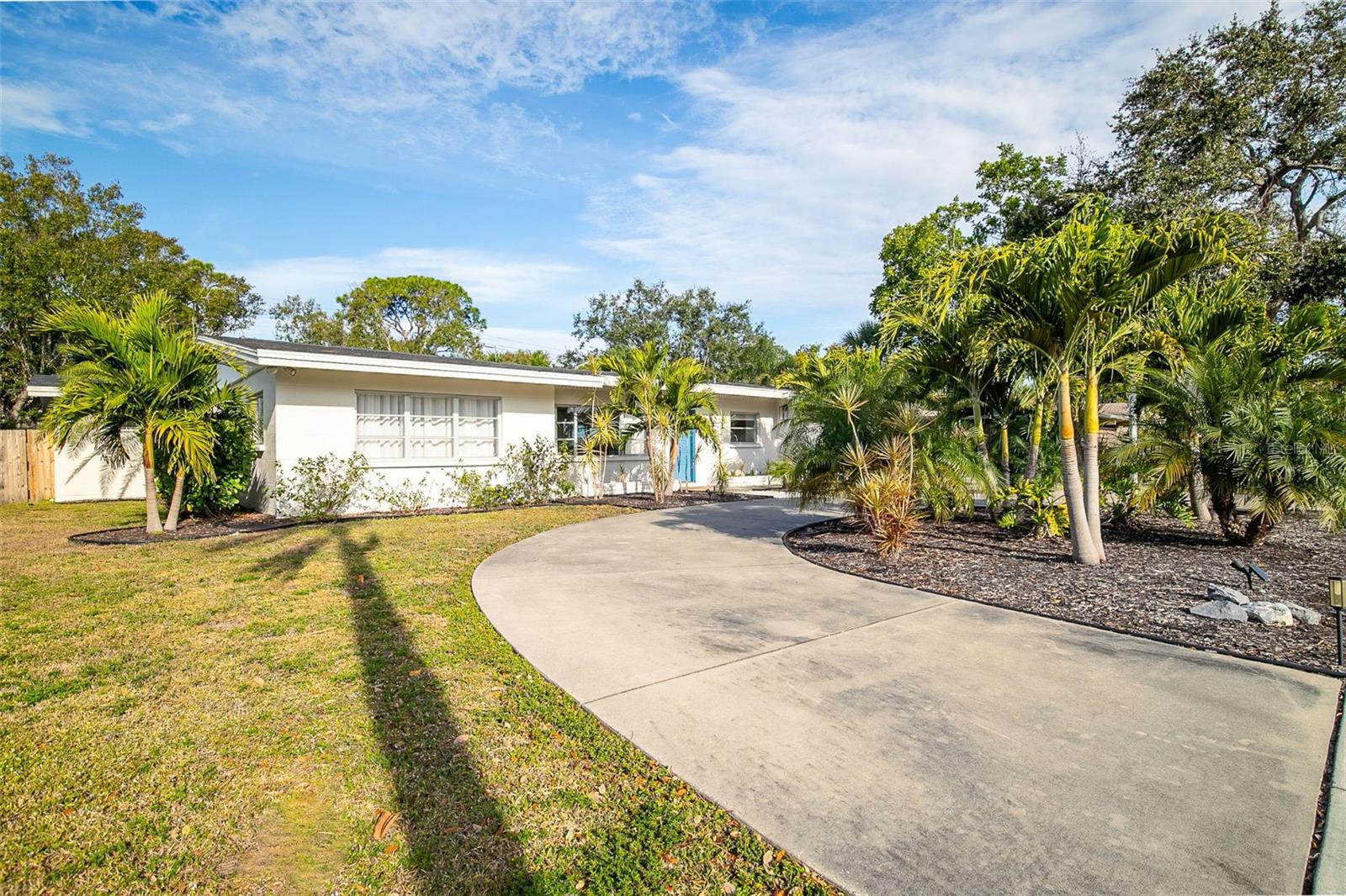 703 WHITFIELD AVE, SARASOTA, FL, 34243
