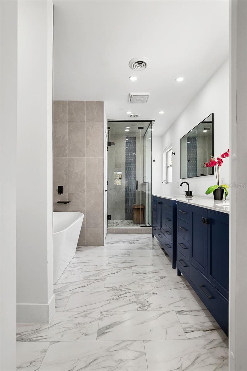 703 WHITFIELD AVE, SARASOTA, FL, 34243