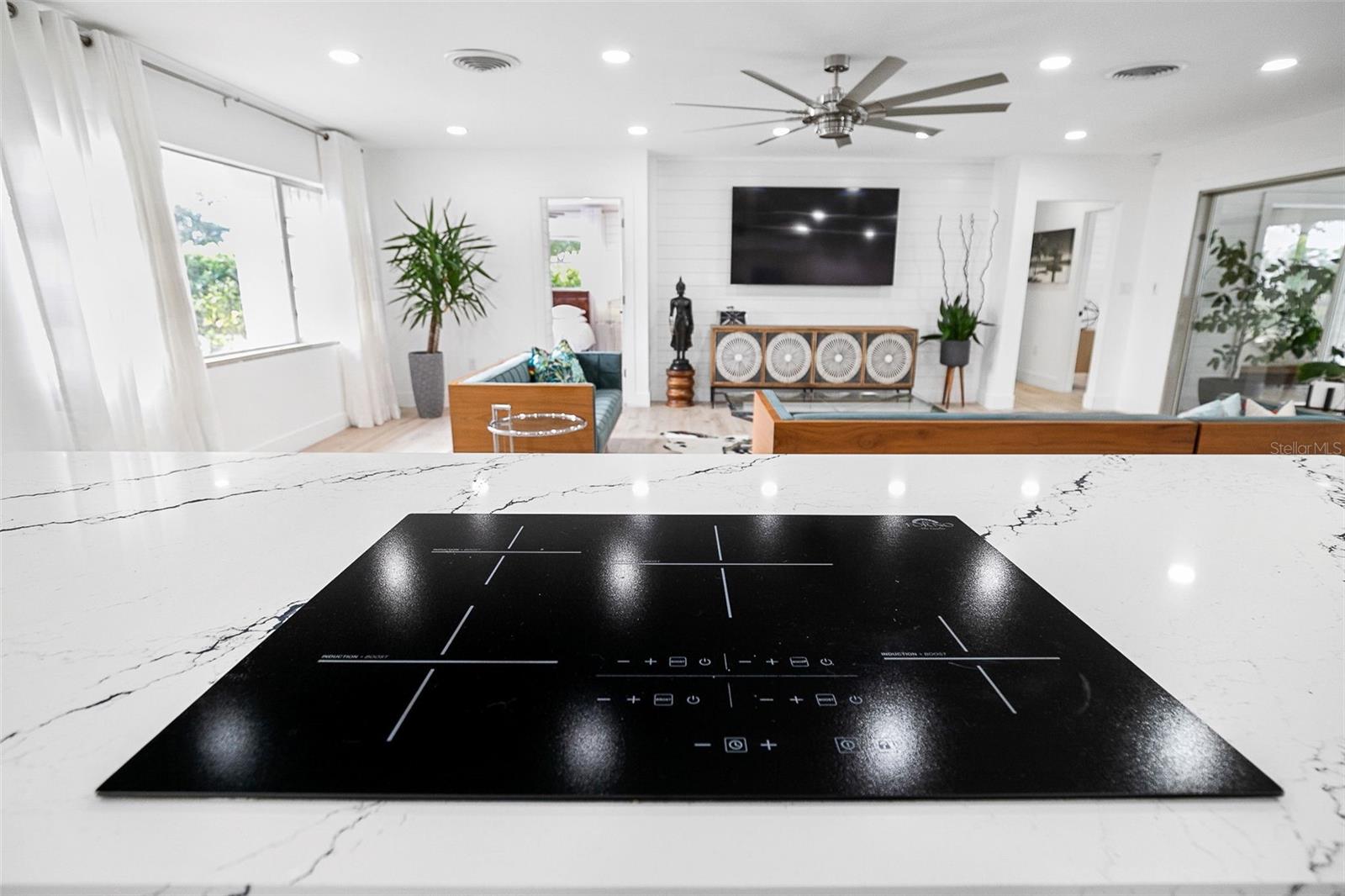 703 WHITFIELD AVE, SARASOTA, FL, 34243