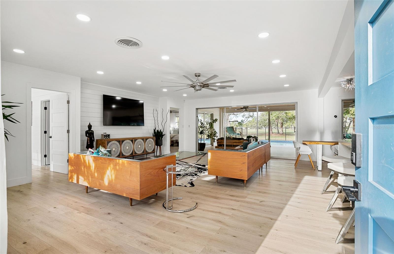 703 WHITFIELD AVE, SARASOTA, FL, 34243