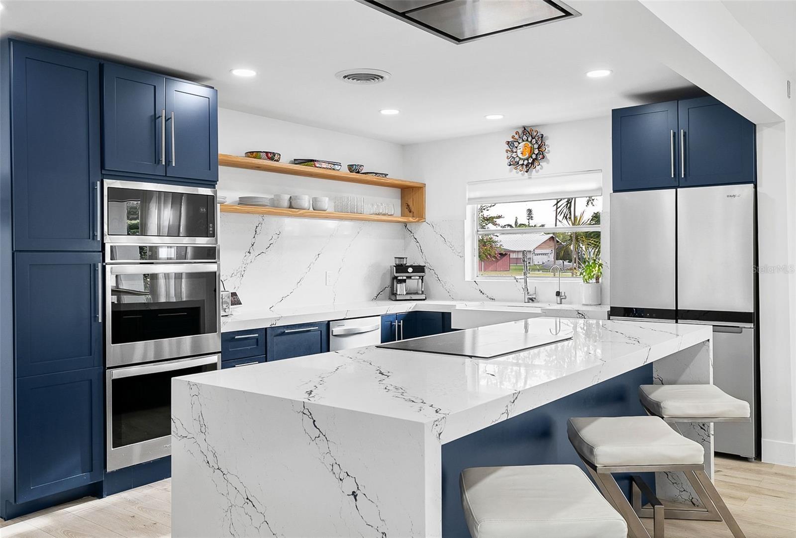 703 WHITFIELD AVE, SARASOTA, FL, 34243