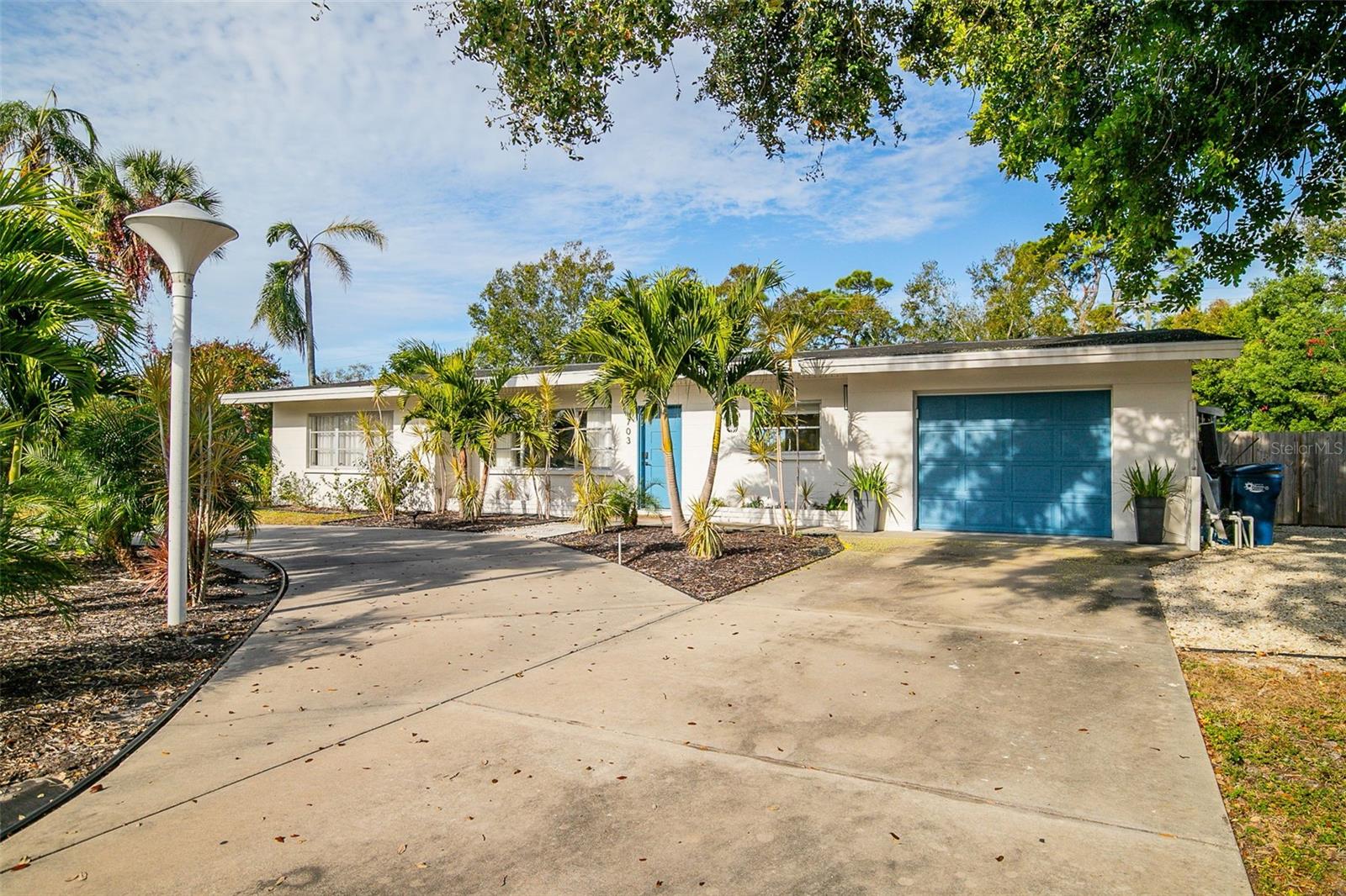 703 WHITFIELD AVE, SARASOTA, FL, 34243