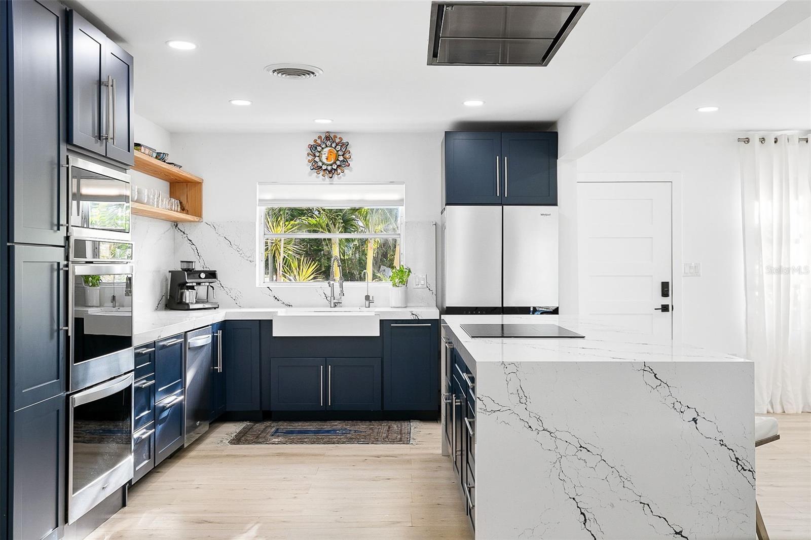 703 WHITFIELD AVE, SARASOTA, FL, 34243