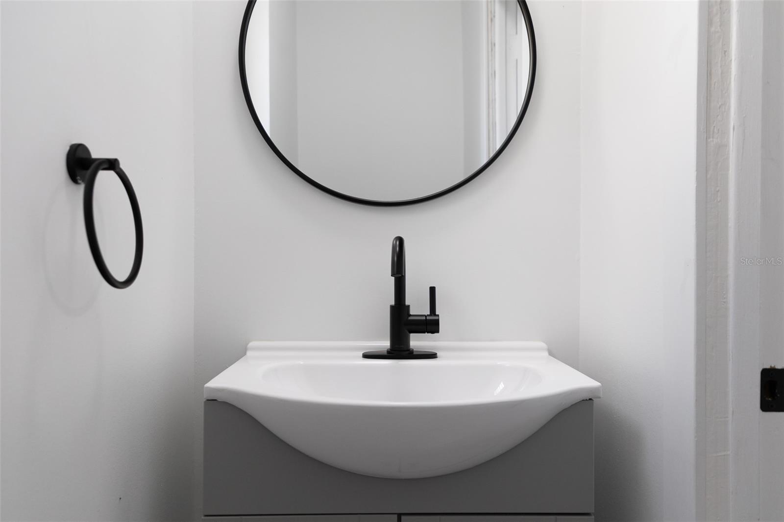 703 WHITFIELD AVE, SARASOTA, FL, 34243