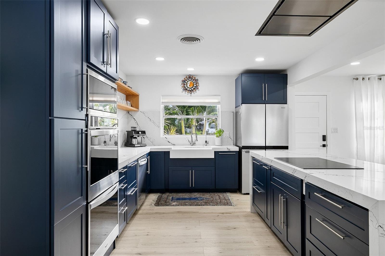 703 WHITFIELD AVE, SARASOTA, FL, 34243