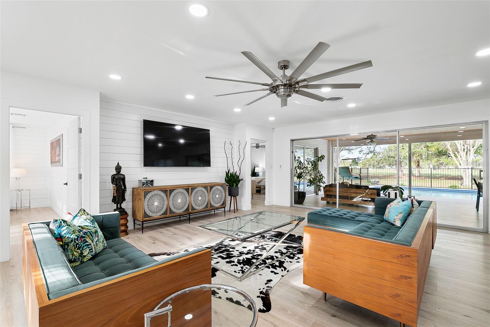 703 WHITFIELD AVE, SARASOTA, FL, 34243