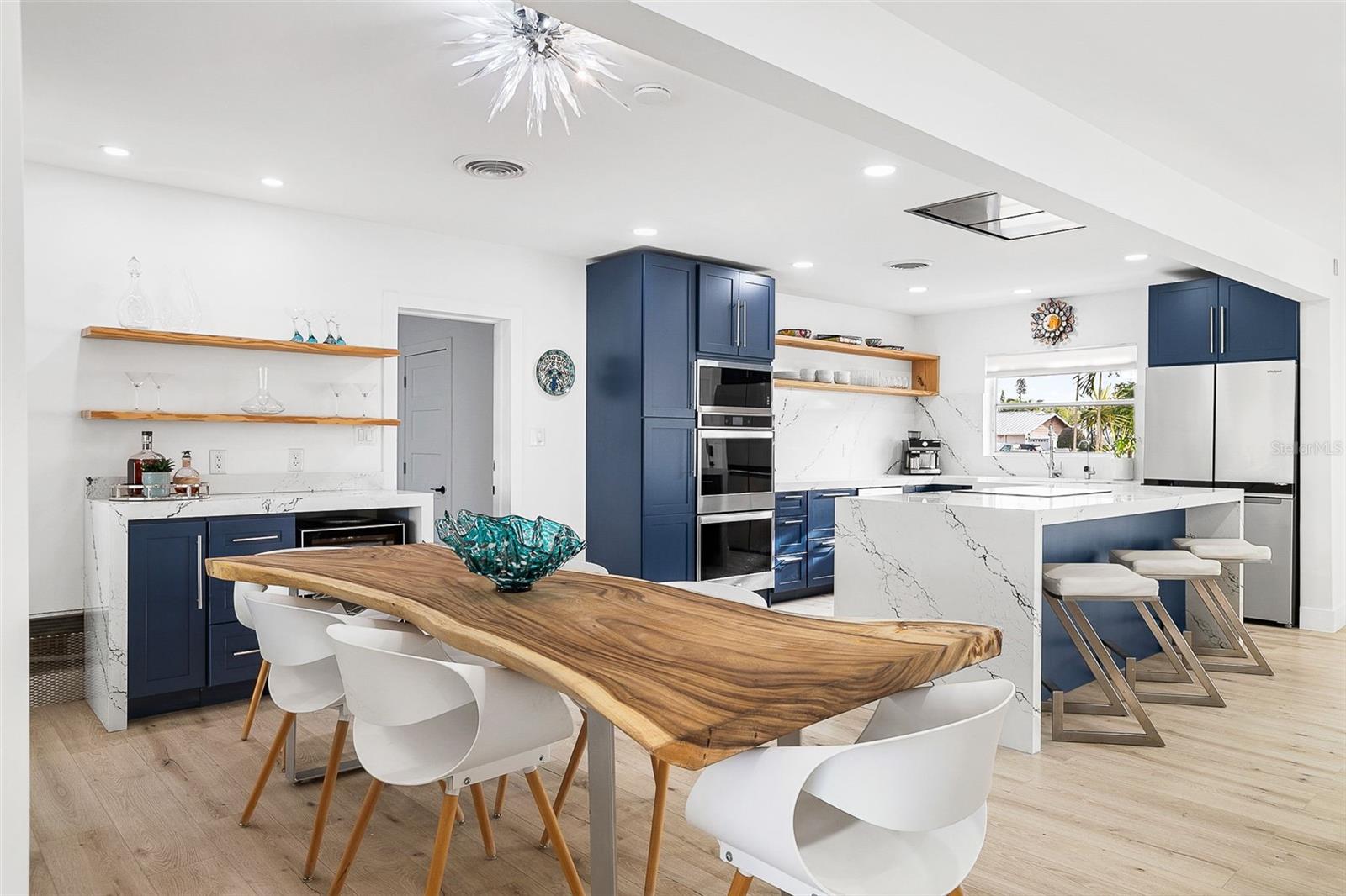 703 WHITFIELD AVE, SARASOTA, FL, 34243