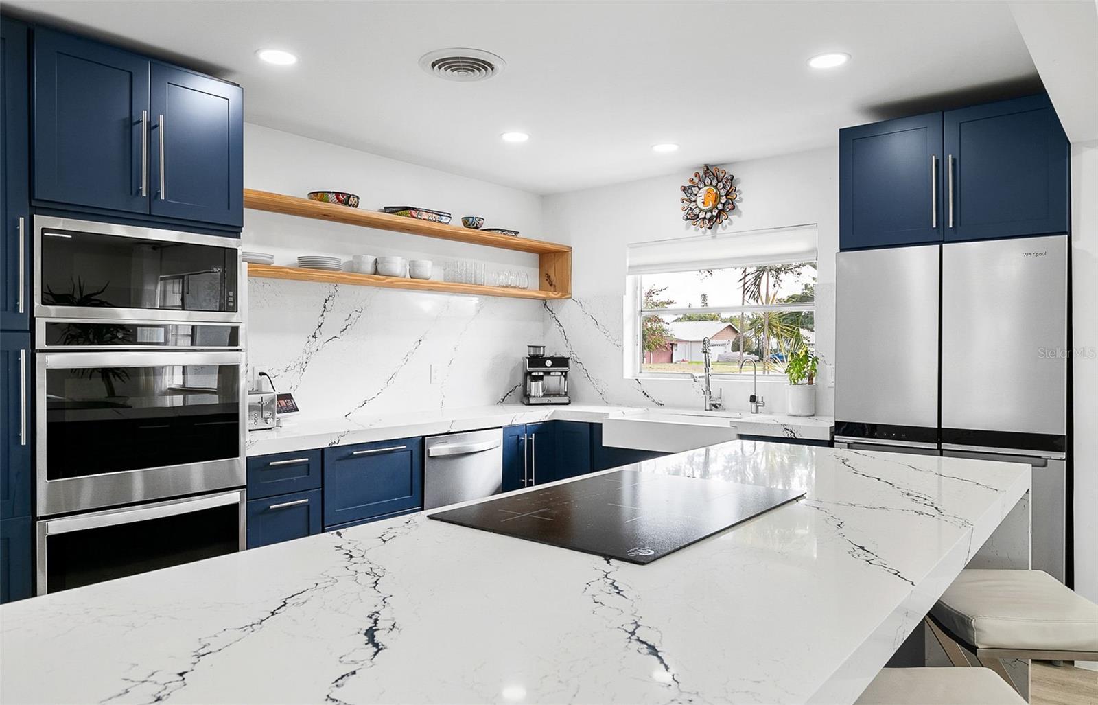 703 WHITFIELD AVE, SARASOTA, FL, 34243