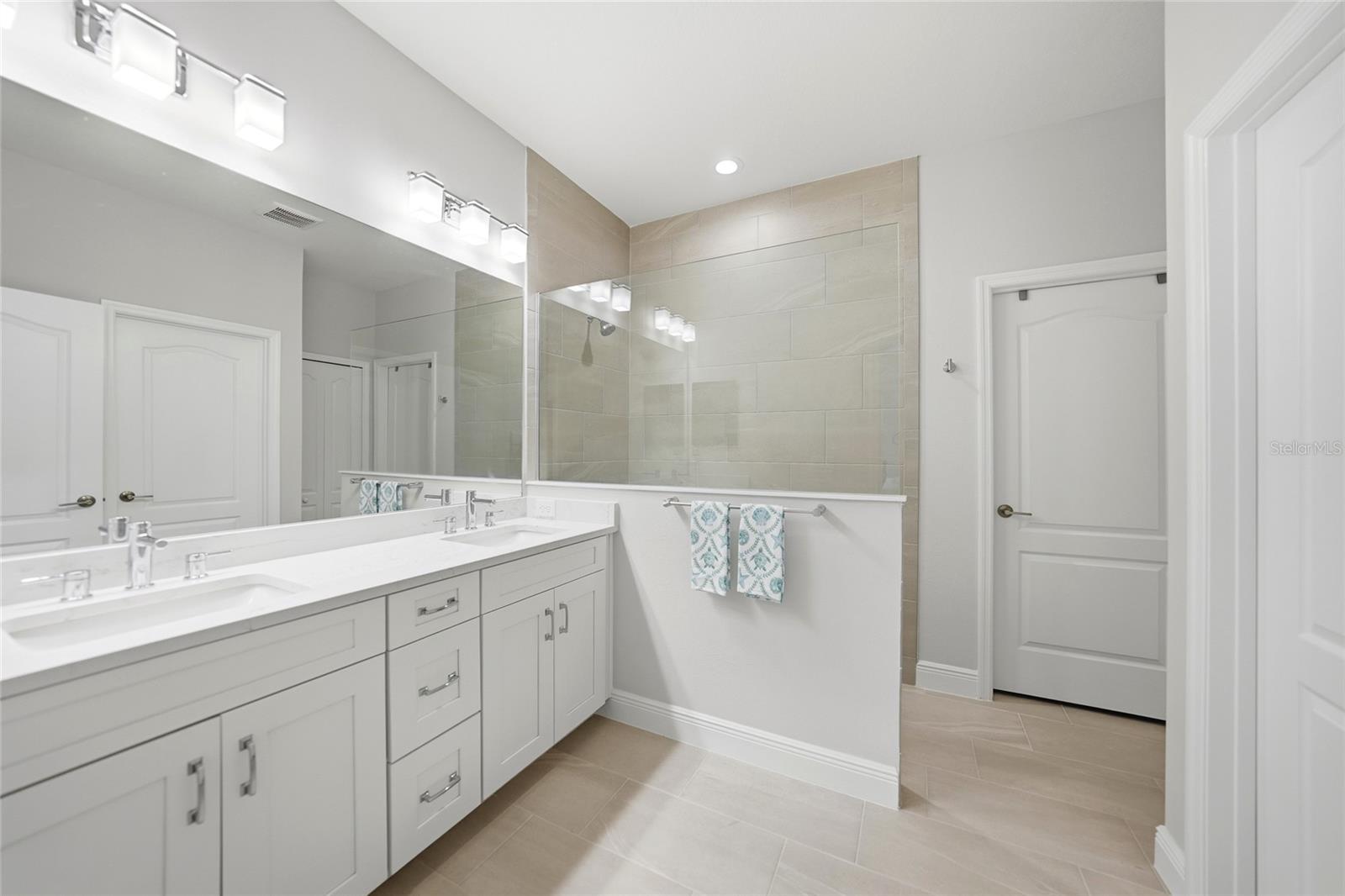 11016 HOGAN CIR, ENGLEWOOD, FL, 34223
