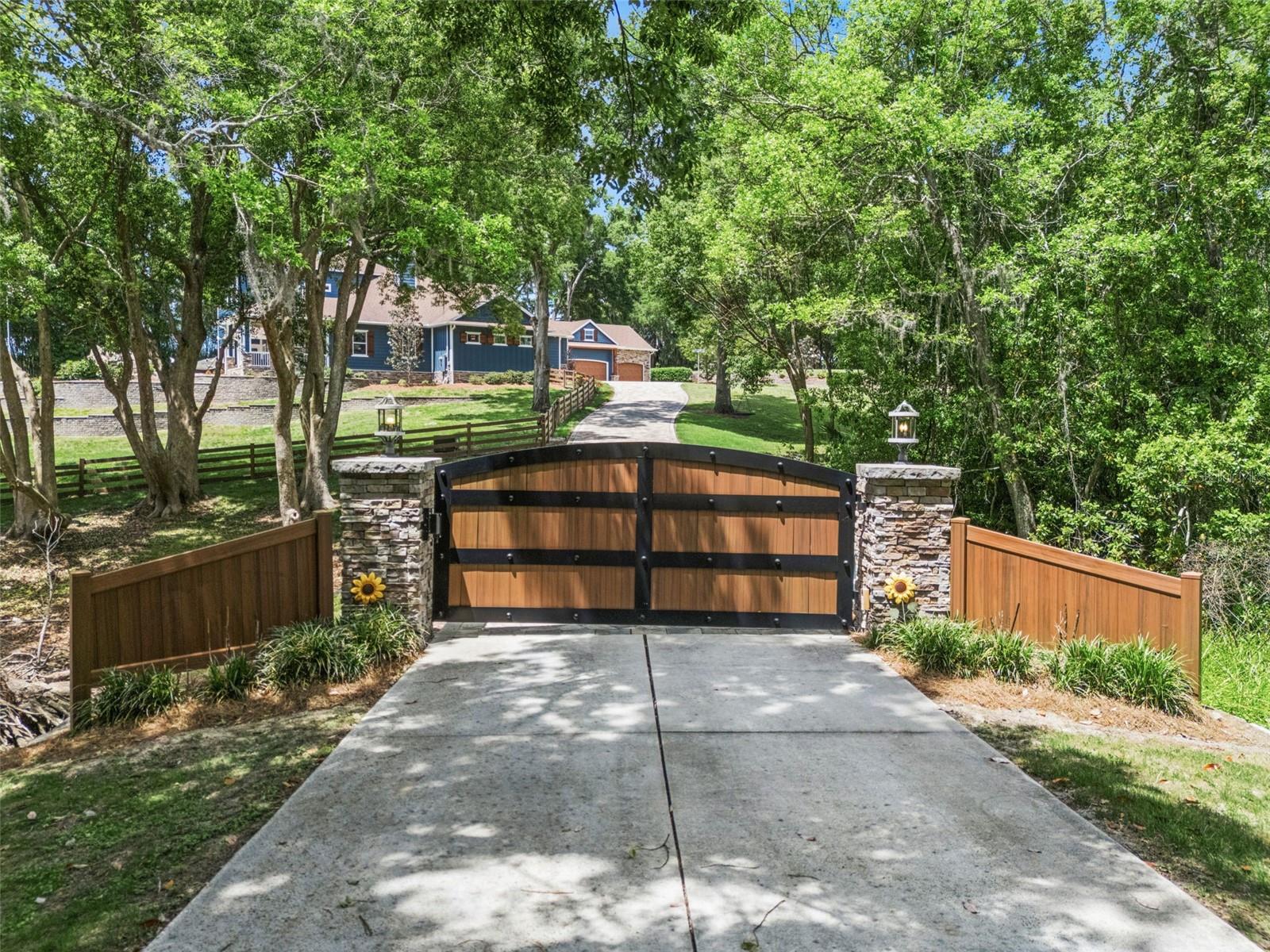 22621 SHADY BRANCH WAY, EUSTIS, FL, 32736