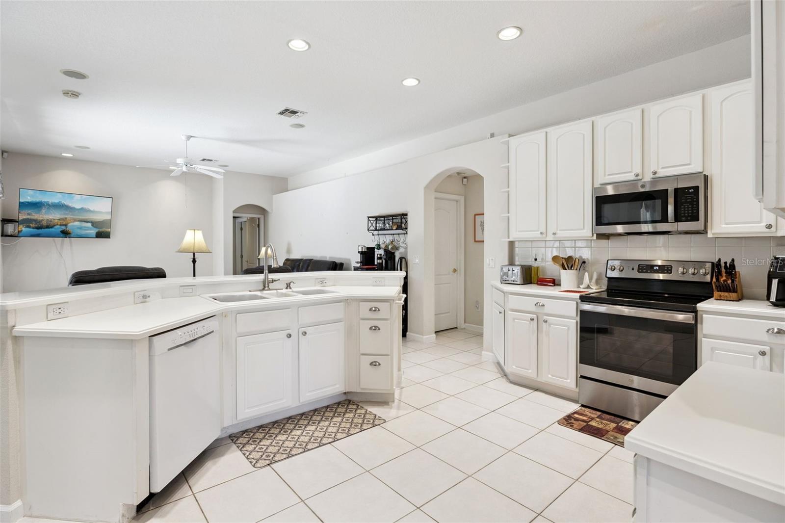 551 PRESTWICK DR, DAVENPORT, FL, 33897