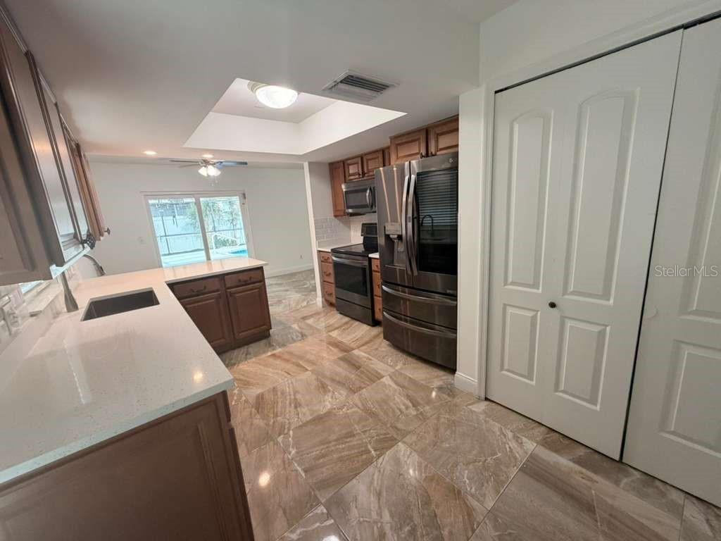 327 N CERVIDAE DR, APOPKA, FL, 32703