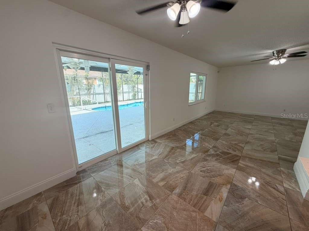 327 N CERVIDAE DR, APOPKA, FL, 32703