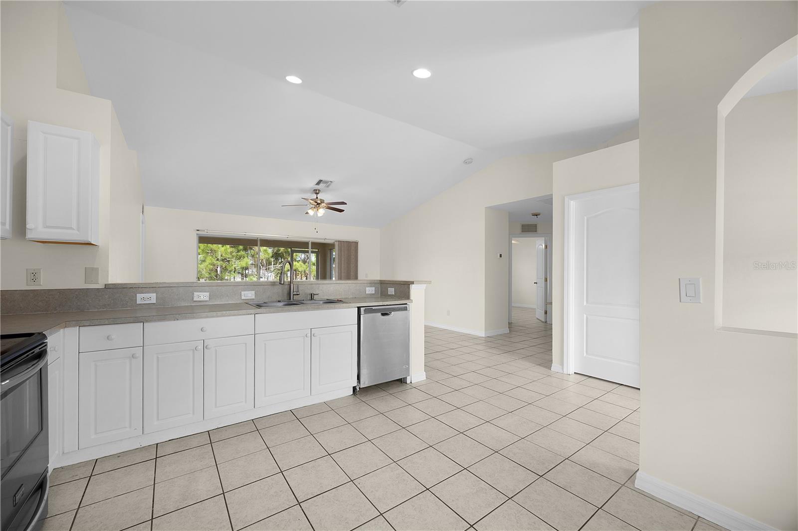 1028 COLUMBUS BLVD S, LEHIGH ACRES, FL, 33974