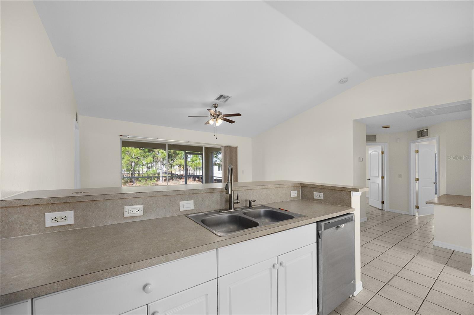 1028 COLUMBUS BLVD S, LEHIGH ACRES, FL, 33974