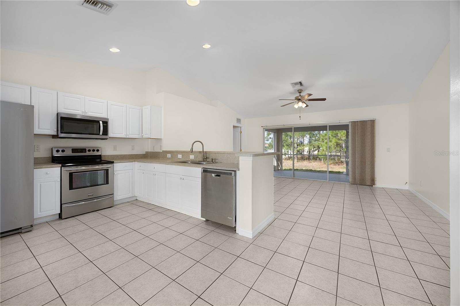 1028 COLUMBUS BLVD S, LEHIGH ACRES, FL, 33974