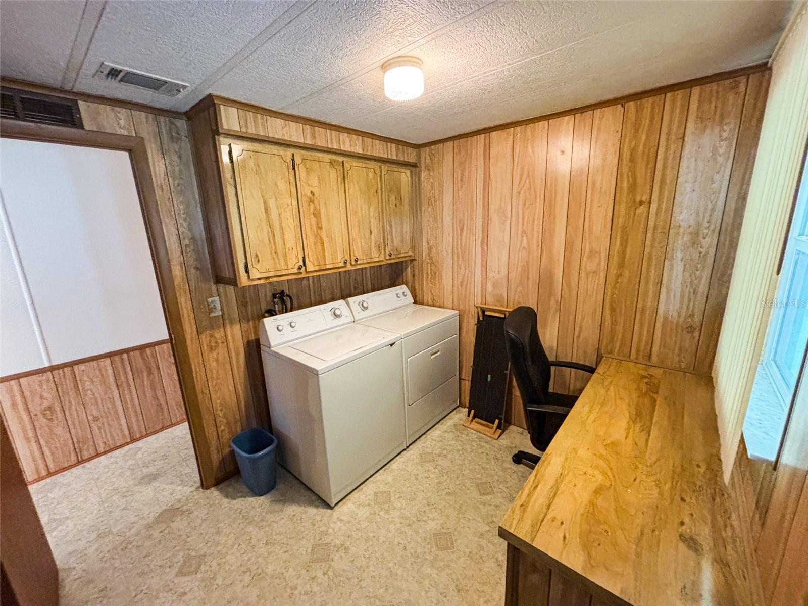 2804 WEKIVA RD, TAVARES, FL, 32778