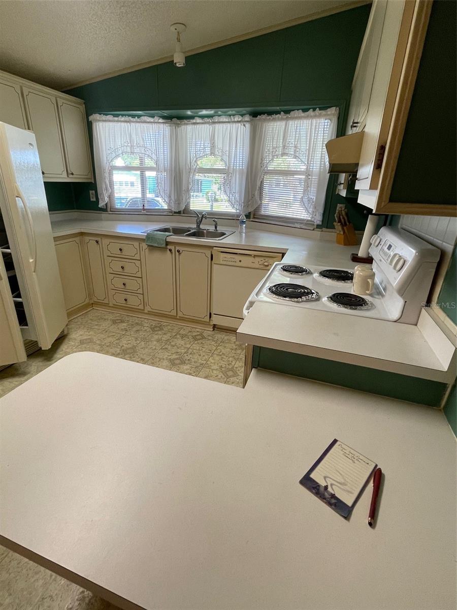 2804 WEKIVA RD, TAVARES, FL, 32778