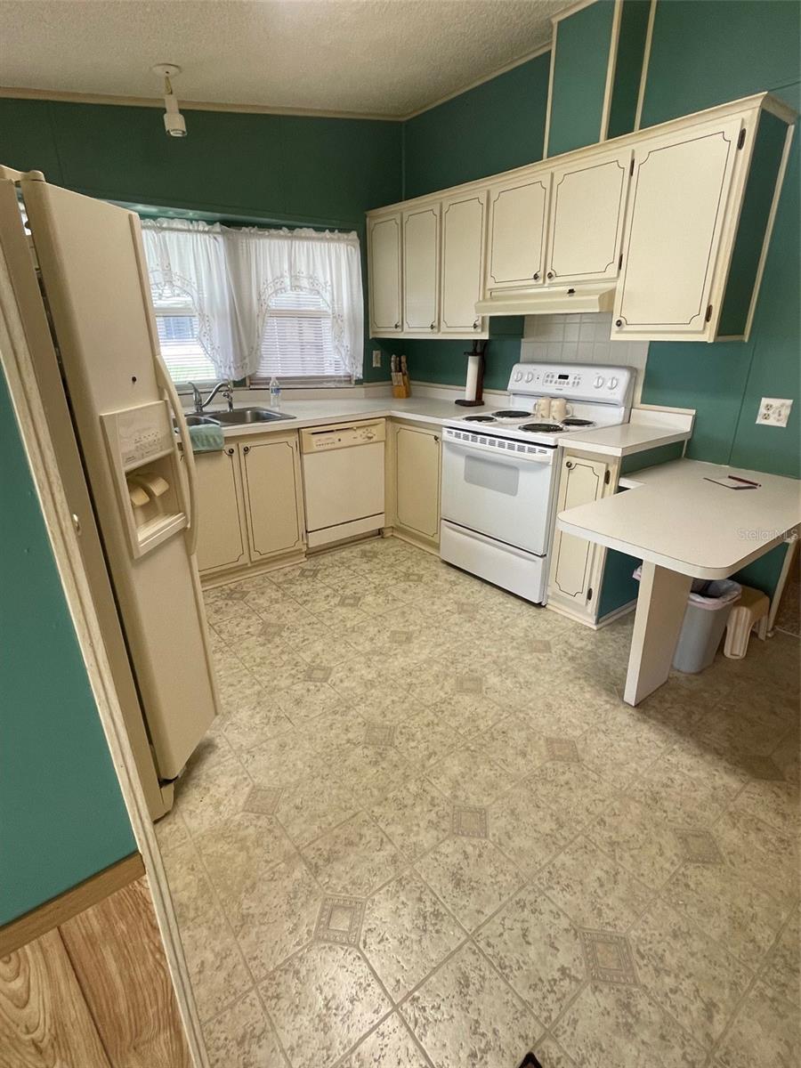 2804 WEKIVA RD, TAVARES, FL, 32778