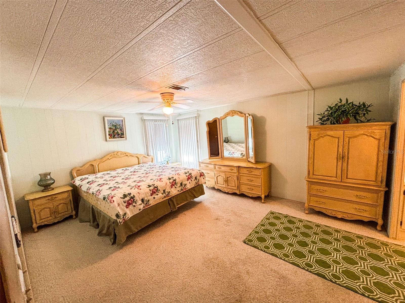 2804 WEKIVA RD, TAVARES, FL, 32778