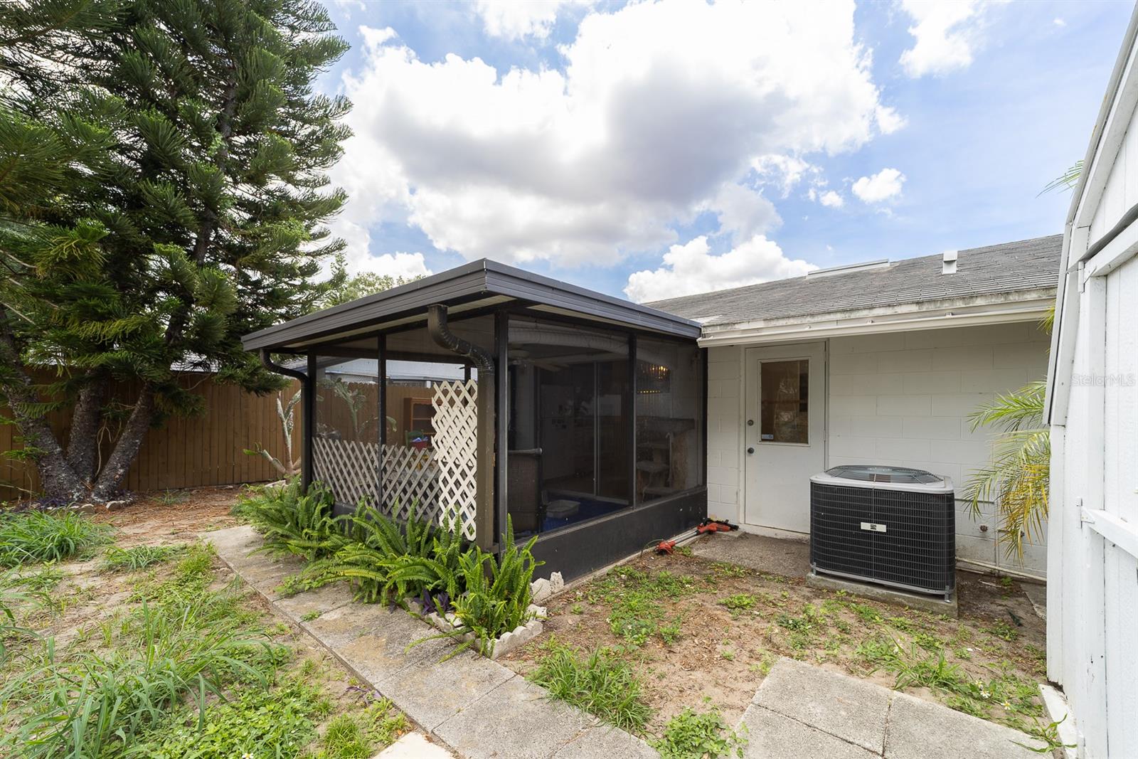 8602 BRIAR GROVE CIR, TAMPA, FL, 33615