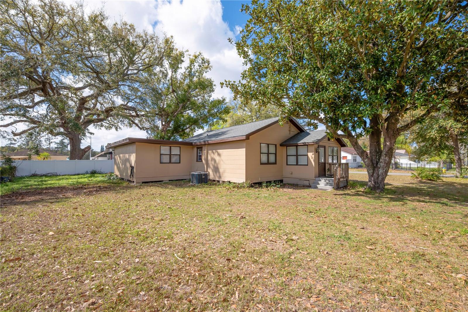 1201 E NORFOLK ST, TAMPA, FL, 33604