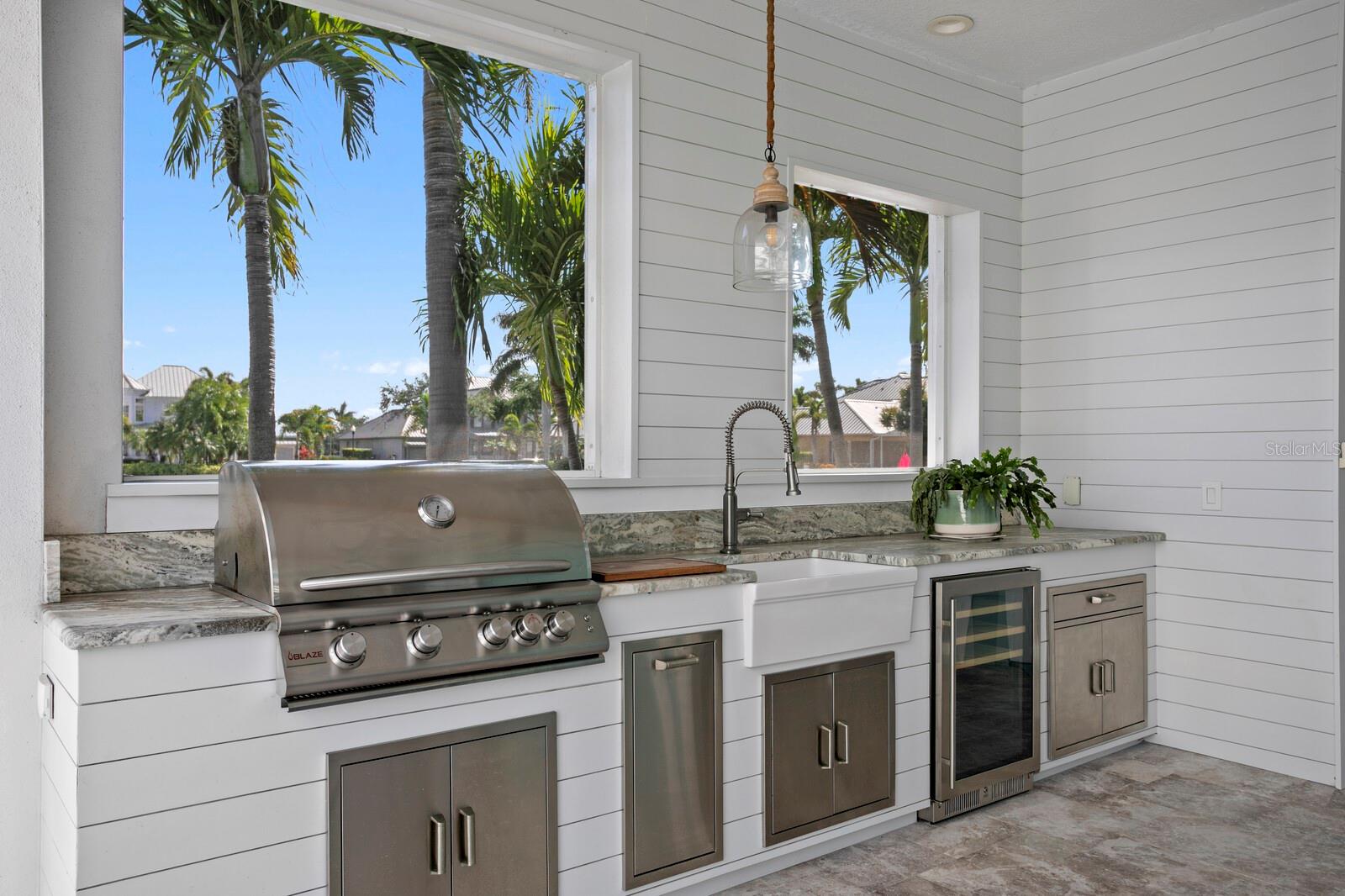 625 BALIBAY RD, APOLLO BEACH, FL, 33572
