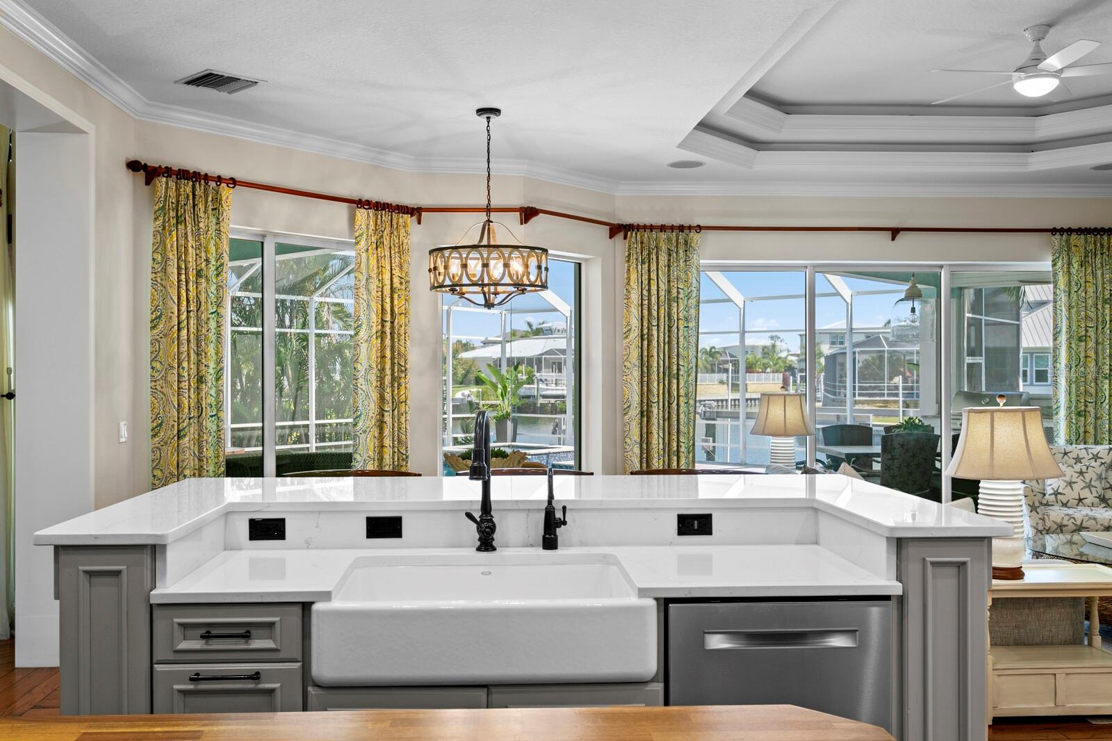 625 BALIBAY RD, APOLLO BEACH, FL, 33572